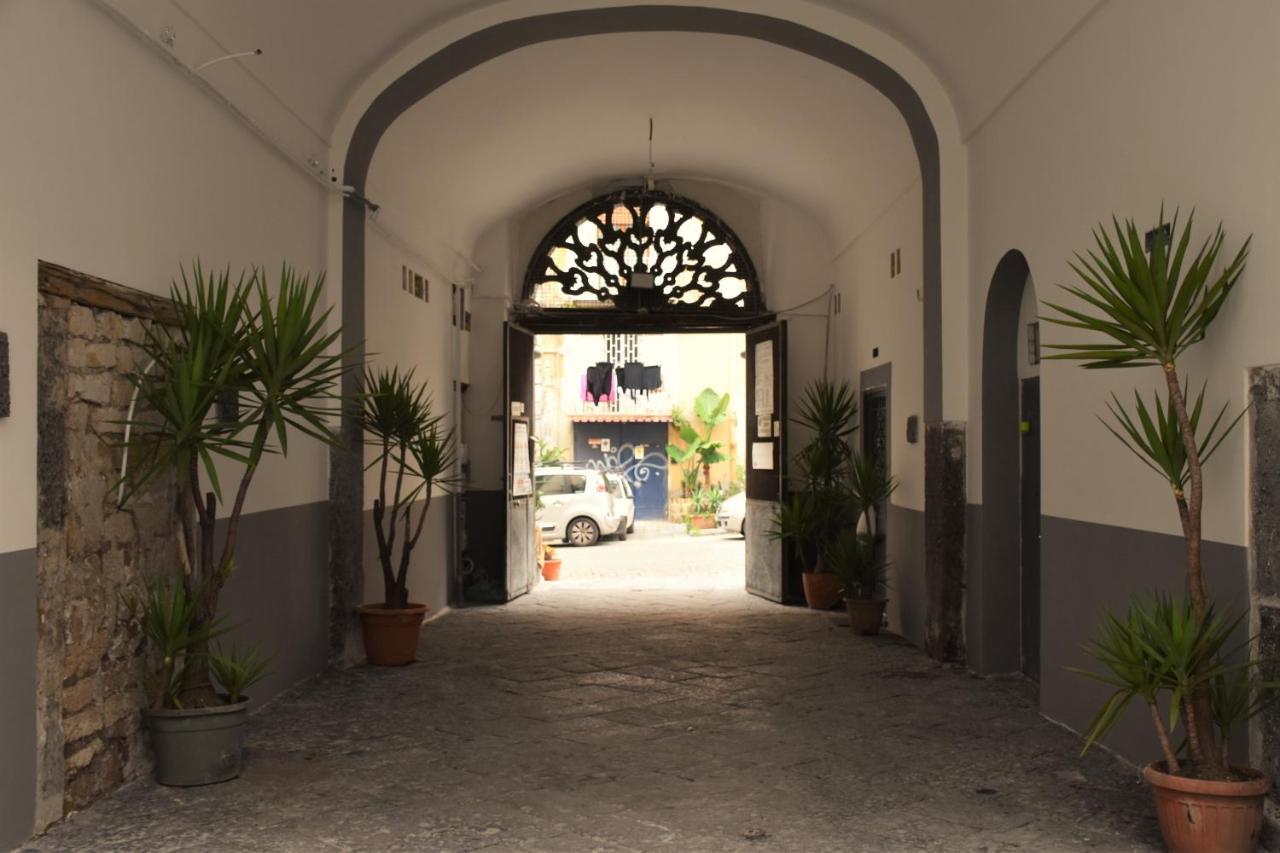 La Cartolina Di Napoli Parking Free Small Car Exterior foto